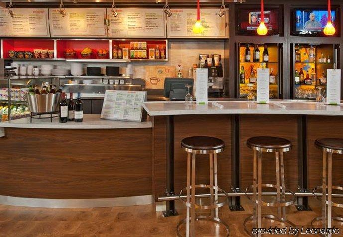Courtyard By Marriott Frederick Hotel Restaurant photo